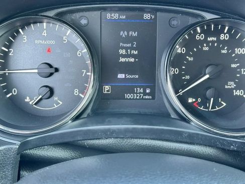 Used 2018 Nissan Rogue SV FWD image 20