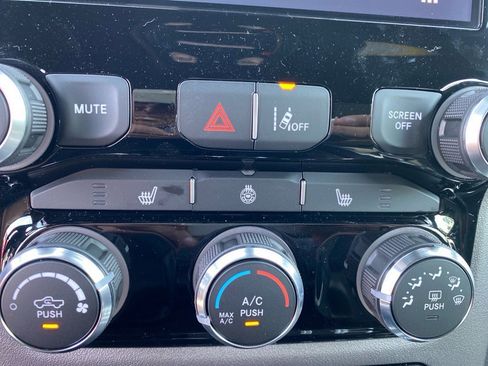 New 2026 RAM 1500 Big Horn AWD/4WD image 11