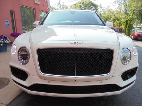 Used 2019 Bentley Bentayga AWD/4WD image 22