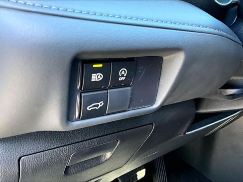 Used 2023 Toyota Highlander XLE AWD/4WD image 32