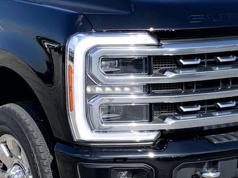 Used 2024 Ford F350 Platinum w/ FX4 Off-Road Package AWD/4WD image 25