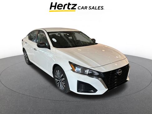 Used 2025 Nissan Altima 2.5 SV image 1