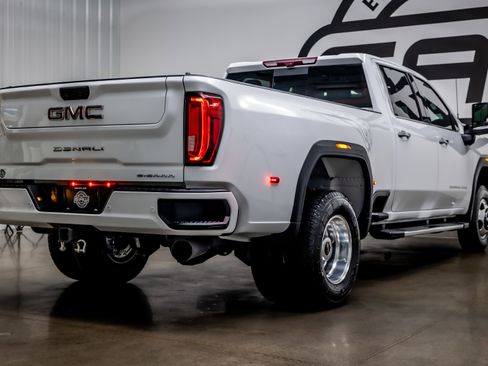 Used 2020 GMC Sierra 3500 Denali w/ Denali Ultimate Package image 32