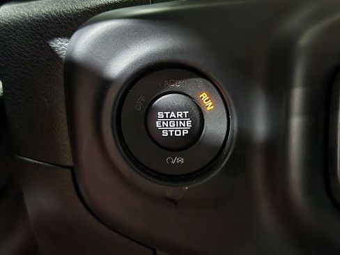 Used 2021 Jeep Gladiator Overland image 42