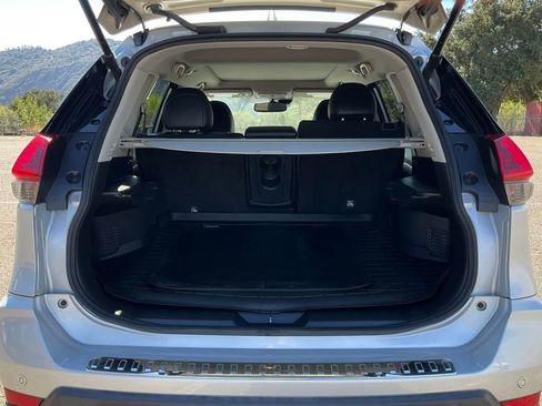 Used 2020 Nissan Rogue SL w/ Premium Package image 14