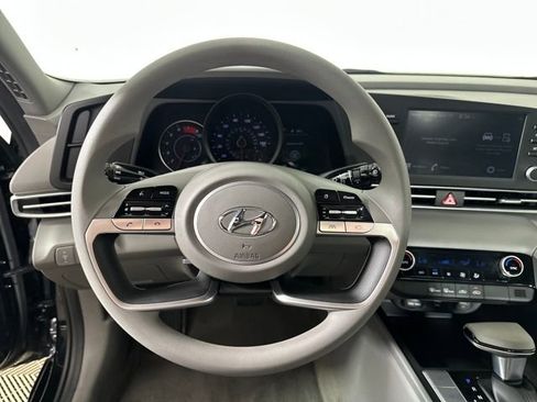 Used 2023 Hyundai Elantra SEL image 14