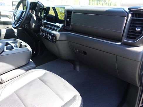 Used 2023 Chevrolet Silverado 1500 LT AWD/4WD image 35