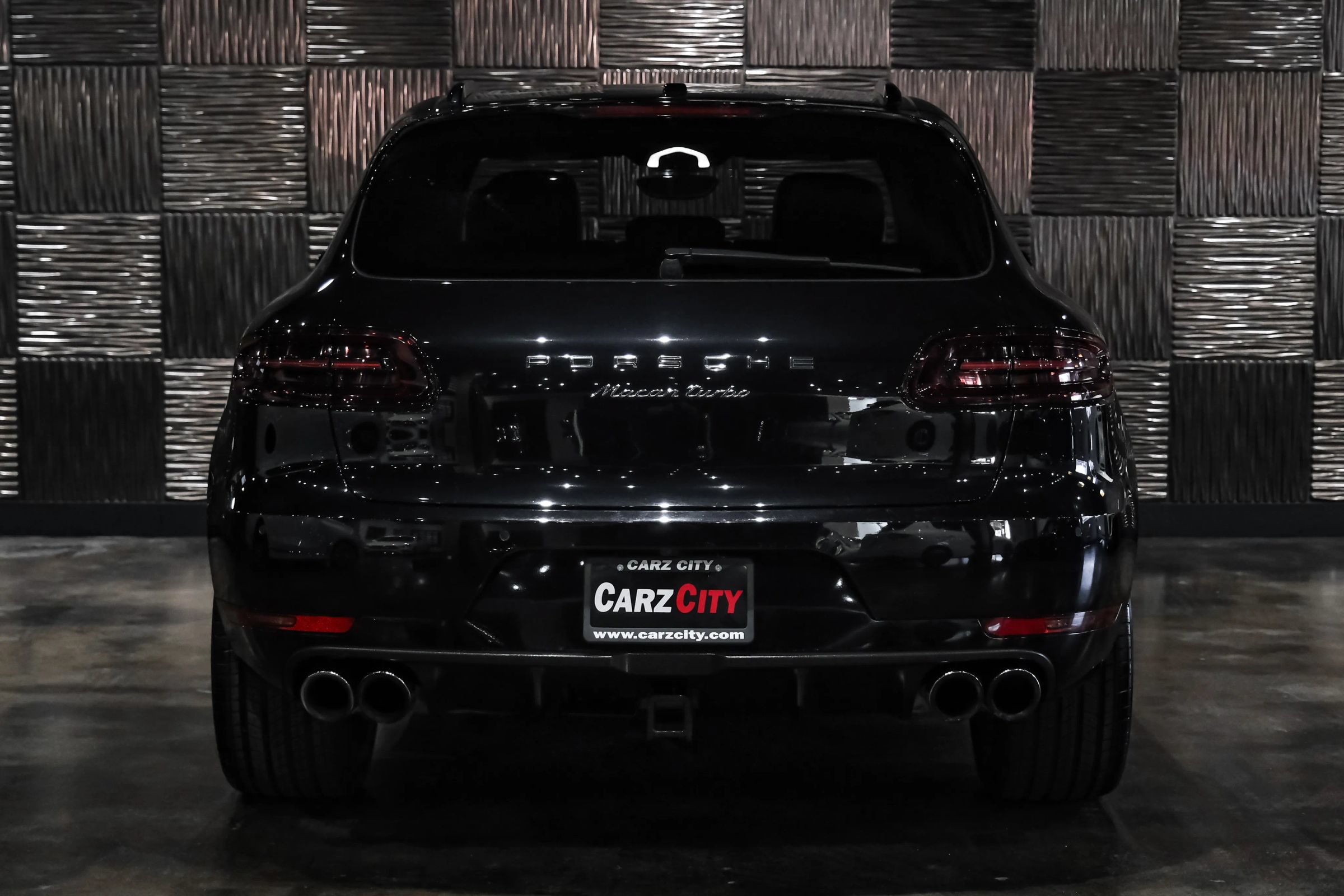 Used 2015 Porsche Macan Turbo AWD/4WD image 11