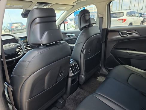 Used 2026 Kia Sportage EX FWD image 11