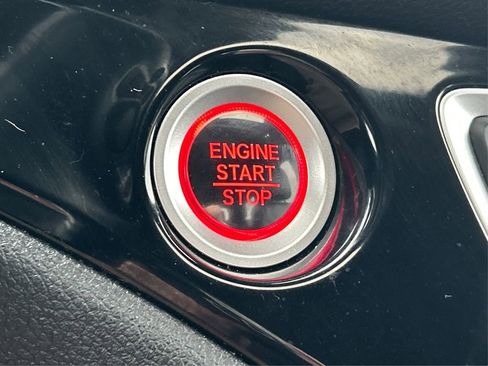 Used 2020 Honda Pilot Touring image 32