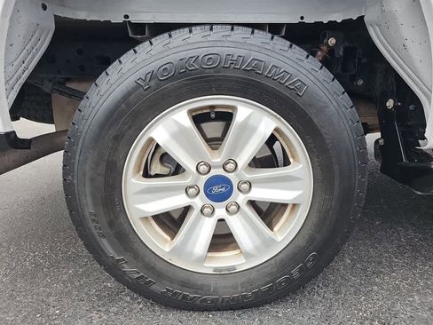 Used 2020 Ford F150 XLT w/ Trailer Tow Package image 12