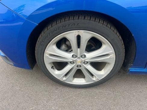 Used 2017 Chevrolet Cruze Premier FWD image 8