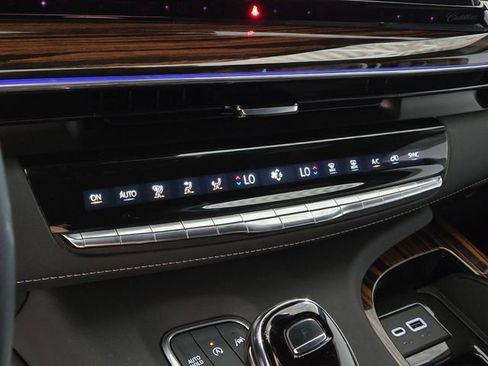 Used 2023 Cadillac Escalade Luxury image 36