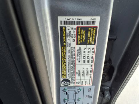 Used 2022 Volkswagen Tiguan SE w/ Panoramic Sunroof Package FWD image 33
