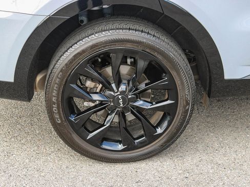 Used 2023 Kia Sorento SX image 12