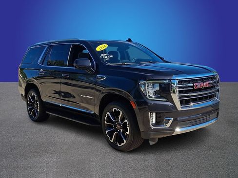 Used 2024 GMC Yukon SLT w/ SLT Luxury Package AWD/4WD image 3
