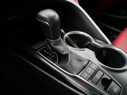 Used 2019 Toyota Camry XSE w/ Navigation Package image 24