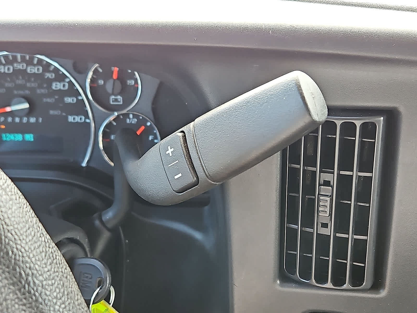 Used 2025 GMC Savana 2500 w/ Driver Convenience Package RWD image 21