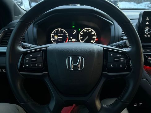 Used 2025 Honda Odyssey Sport-L image 16