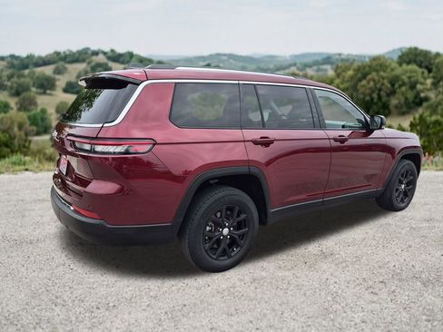 Used 2022 Jeep Grand Cherokee L Limited AWD/4WD image 10