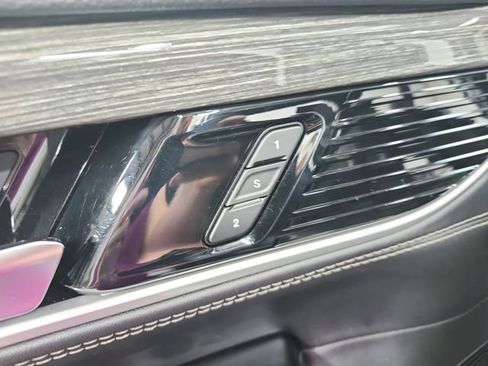 Used 2022 Jeep Wagoneer Series III w/ Premium Group I image 13