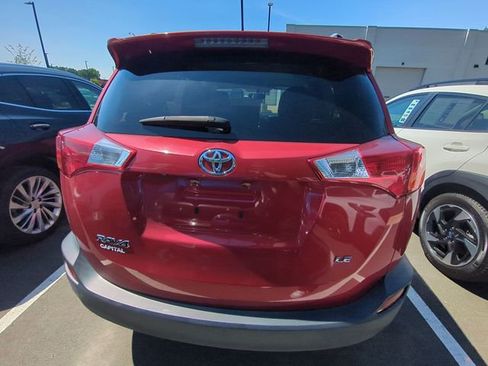 Used 2015 Toyota RAV4 LE FWD image 11