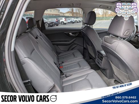 Used 2022 Audi Q7 Premium image 23