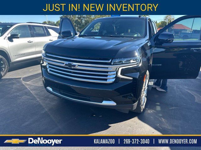 Used 2021 Chevrolet Tahoe High Country w/ Premium Package 2 AWD/4WD image 1