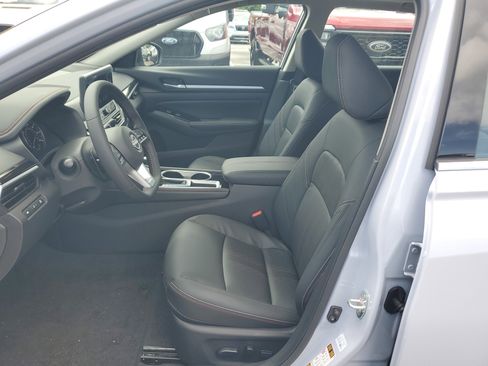 New 2025 Nissan Altima 2.5 SR w/ SR Premium Package image 15