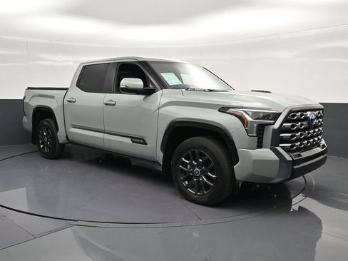 Used 2024 Toyota Tundra Platinum AWD/4WD image 5