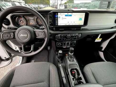 Used 2026 Jeep Wrangler Sport image 4