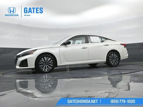 Used 2024 Nissan Altima 2.5 SV AWD/4WD image 40