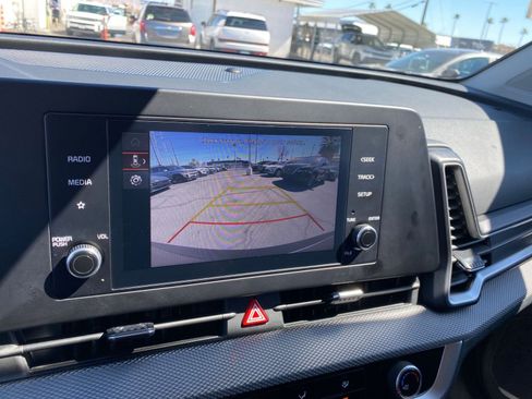 Used 2025 Kia Sportage LX image 23