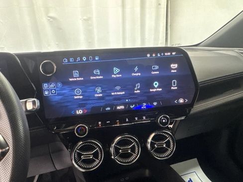 Used 2025 Chevrolet Blazer EV LT AWD/4WD image 12