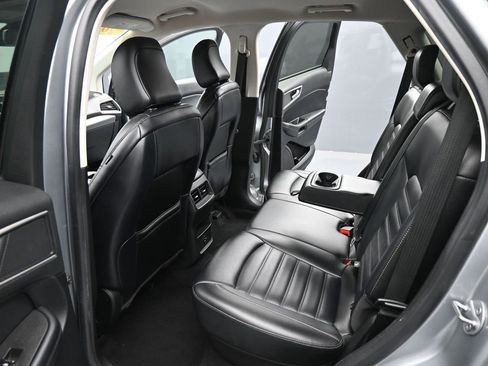 Used 2022 Ford Edge SEL AWD/4WD image 16