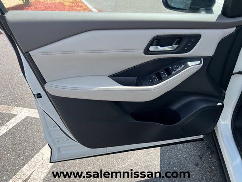 Certified 2023 Nissan Rogue SL AWD/4WD image 17