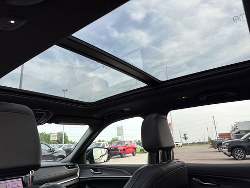 Used 2024 Jeep Grand Cherokee Limited 4xe image 35