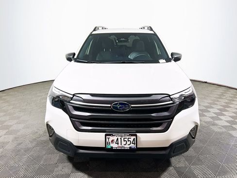 Used 2025 Subaru Forester Premium AWD/4WD image 2