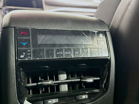 Used 2022 Jeep Grand Cherokee L Limited image 27