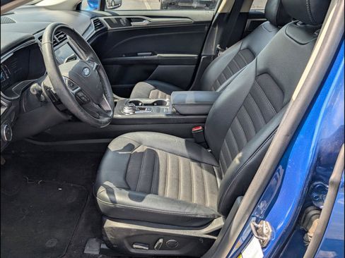 Used 2017 Ford Fusion SE w/ Equipment Group 201A FWD image 15