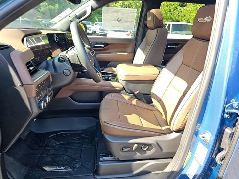 New 2026 Chevrolet Tahoe High Country w/ Sun And Tow Package AWD/4WD image 23