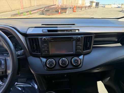 Used 2018 Toyota RAV4 LE w/ All Weather Liner Package AWD/4WD image 35