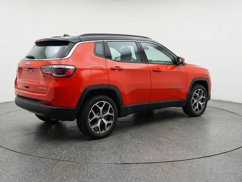 Used 2025 Jeep Compass Limited AWD/4WD image 9