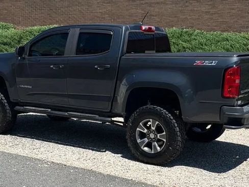Used 2017 Chevrolet Colorado Z71 AWD/4WD image 7
