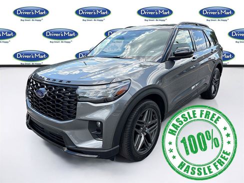 Used 2025 Ford Explorer ST-Line w/ ST-Line Street Pack AWD/4WD image 3