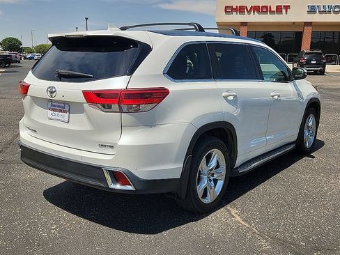 Used 2018 Toyota Highlander Limited FWD image 4