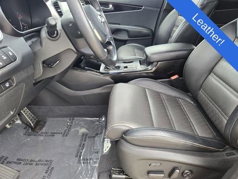 Used 2019 Kia Sorento SX image 12