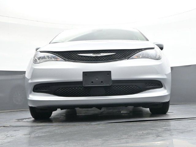 Used 2023 Chrysler Voyager LX FWD image 39
