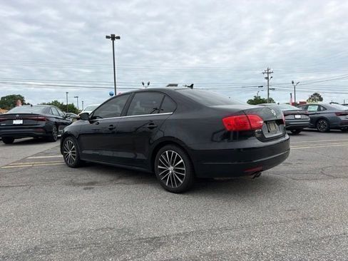 Used 2012 Volkswagen Jetta SEL FWD image 4