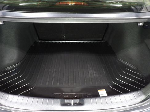 Used 2019 Kia Forte S w/ S Premium Package image 8